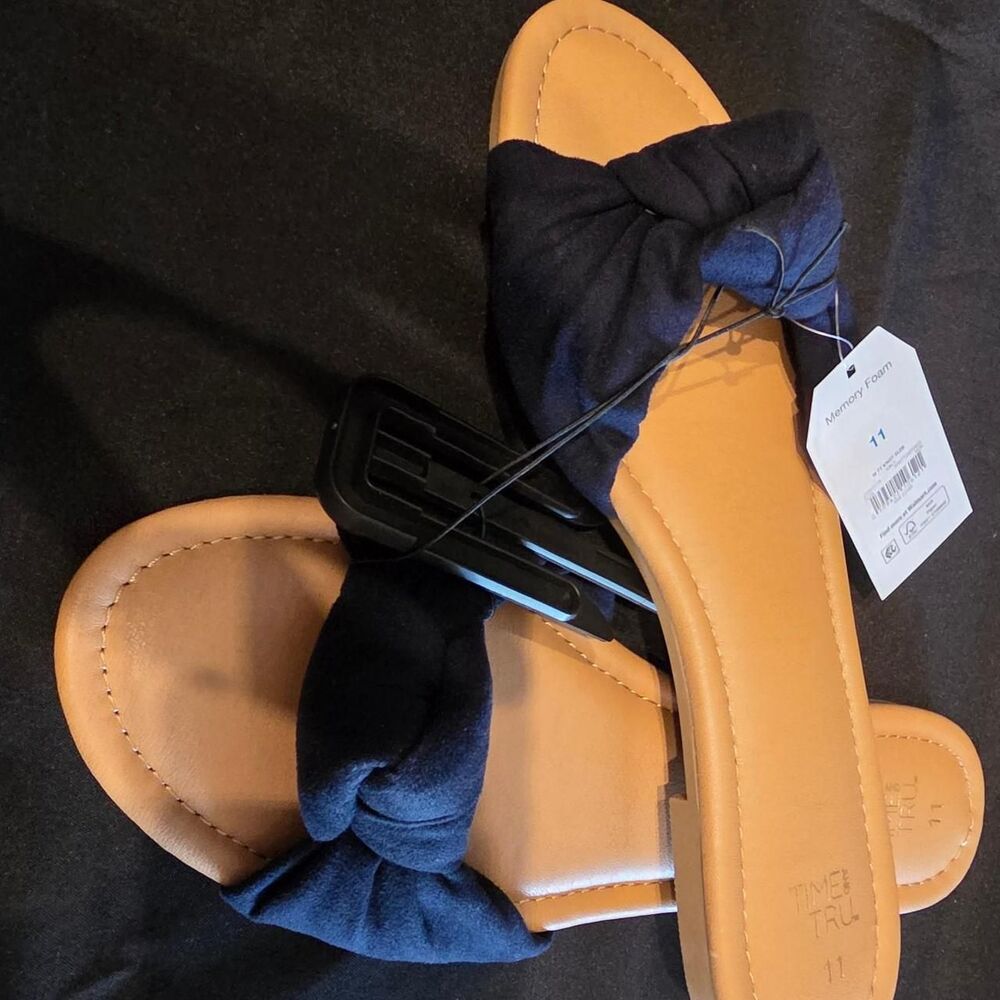 Time-and-tru Women's Black and Navy Sandals size 11